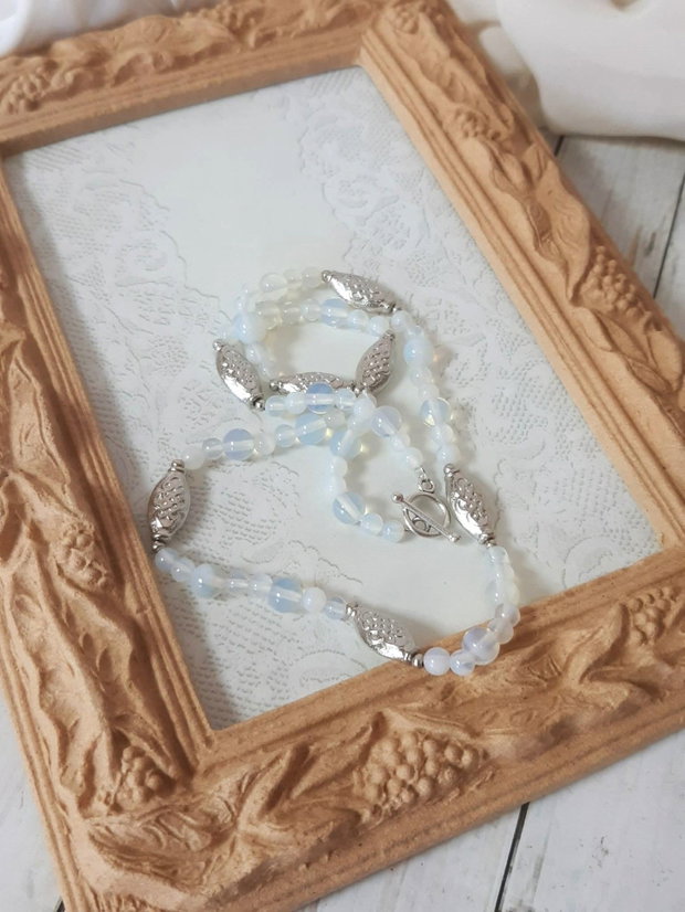 Colier choker opal cu elemente argintii