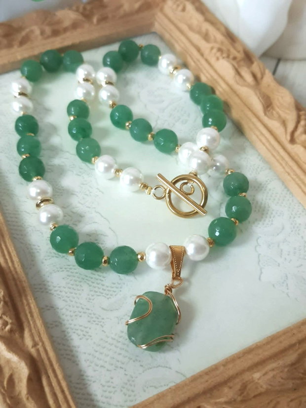 Colier din Aventurin verde si perle de Mallorca