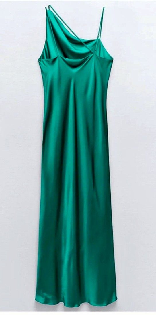 Rochie din vascoza verde smarald