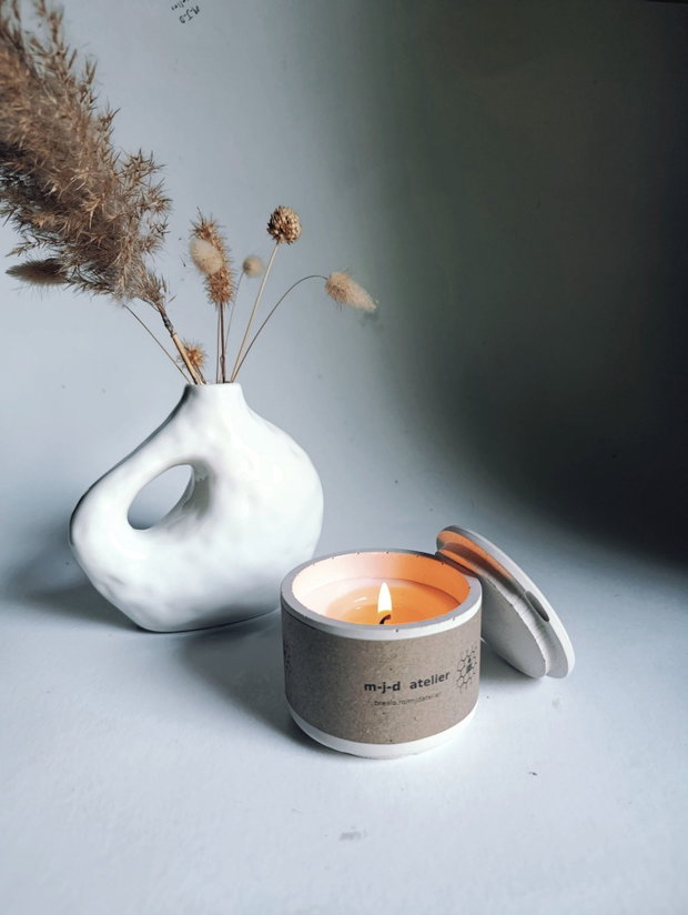 Lumânare din ceara de soia in bol ceramic/din beton