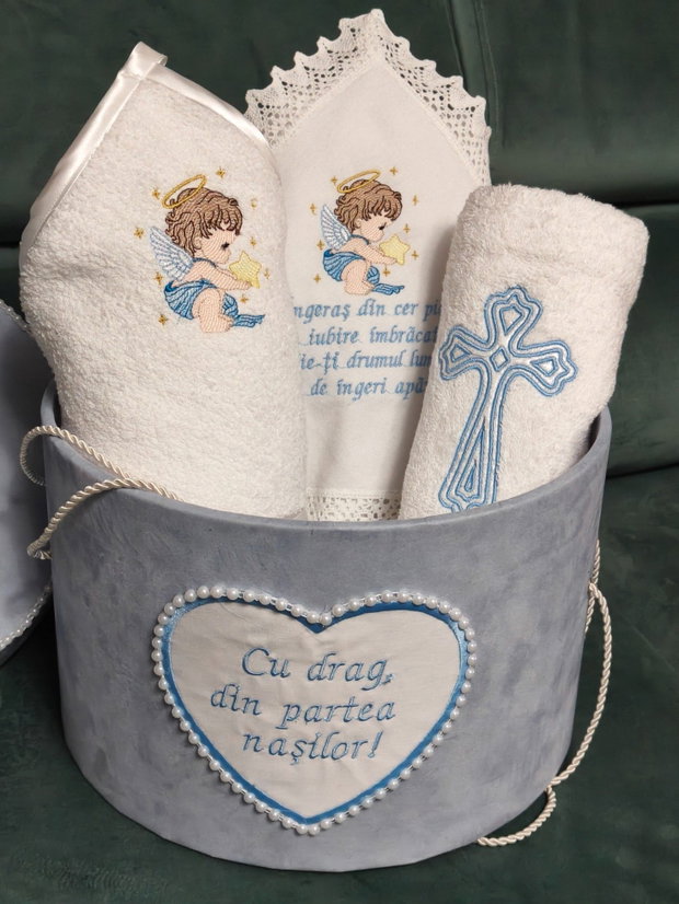Trusou botez personalizat cu nume și dată, broderie Fir de poveste