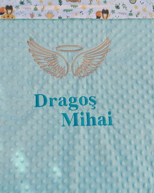 Păturică personalizată pentru bebe cu broderie