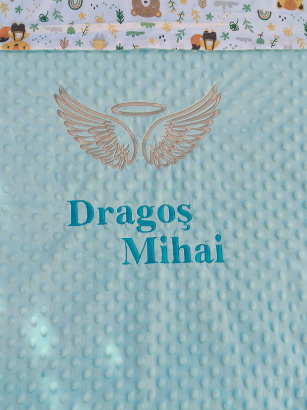 Păturică personalizată pentru bebe cu broderie