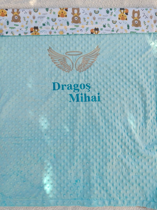 Păturică personalizată pentru bebe cu broderie