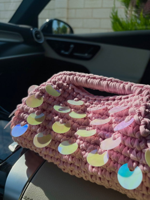 Geantă croșetată handmade roz Cotton Candy cu paiete irizate