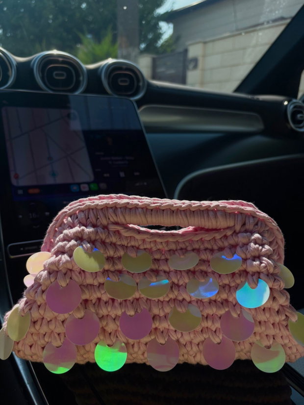 Geantă croșetată handmade roz Cotton Candy cu paiete irizate