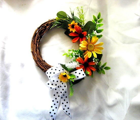 coronita decorata cu flori artificuale 52613