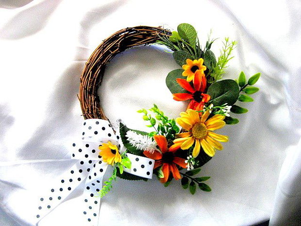 coronita decorata cu flori artificuale 52613