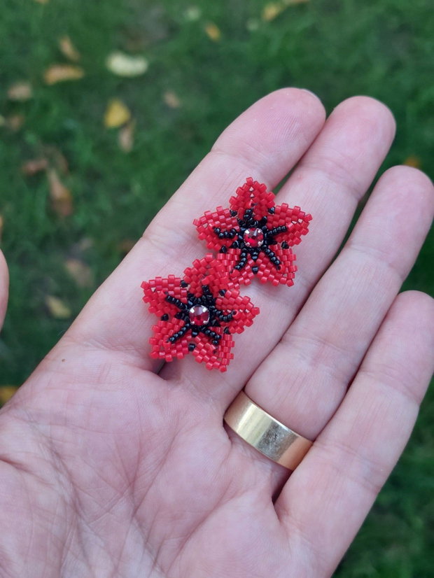 Cercei handmade "Floare rosie"