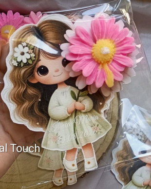 Mărturie  personalizată pentru botez -margarete din ceară parfumată