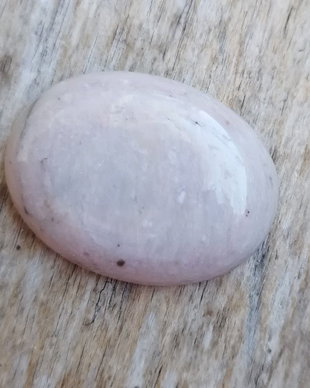 Cabochon rodonit roz prafuit, 40x30 mm