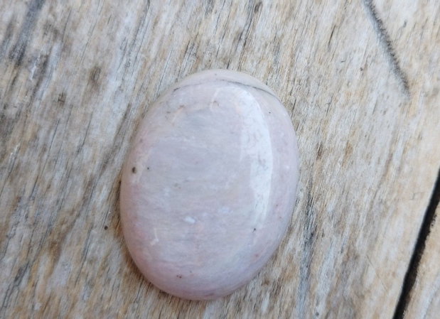 Cabochon rodonit roz prafuit, 40x30 mm