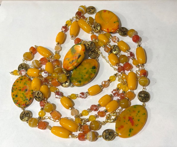 REZERVAT D.T. -agate,jad,hematit,accesorii placate cu aur,inox