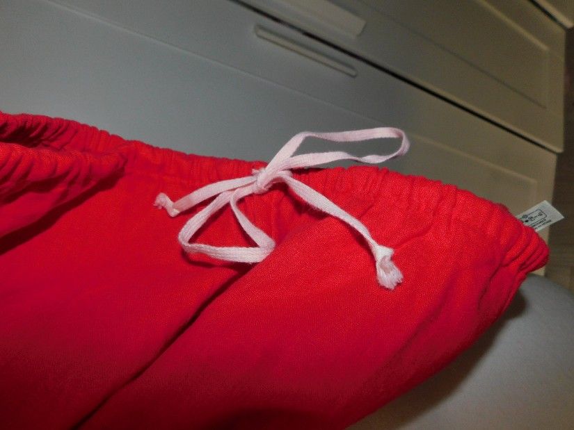 Pantaloni noi  in cu bumbac  48 - 50 - 52 ,  lejeri , moderni