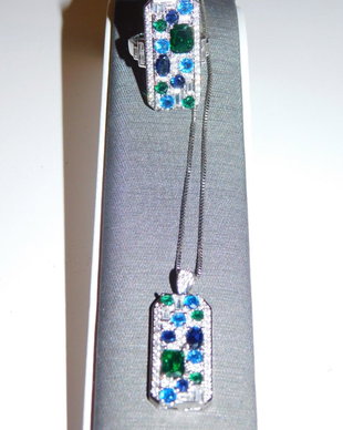 Set nou   deosebit,  rodiat, inel, pandant si  lantisor, cristale  bicolore