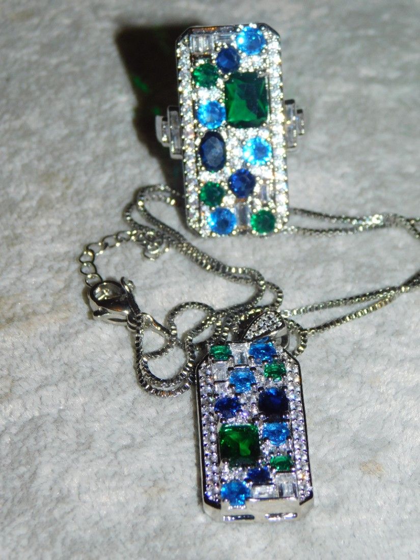 Set nou deosebit, rodiat, inel, pandant si lantisor, cristale bicolore