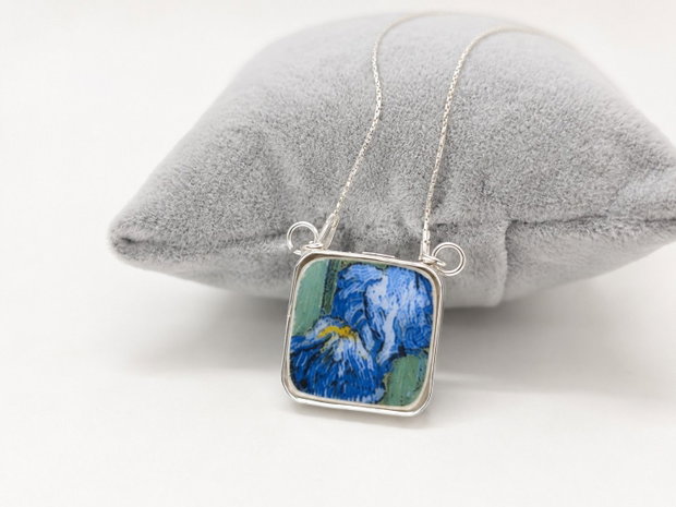 Colier "Van Gogh-Iris Albastru" din fragment de portelan si argint