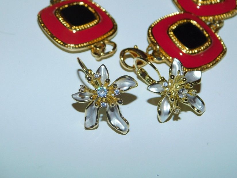 Bratara   designer vintage, email   , deosebita, cadou cercei noii   placati cu aur  galben si alb