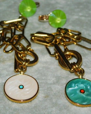 2  bratari complementare, email, placate cu aur,   cercei noi cristale Swarovski, cadou