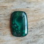 Cabochon malachit, 26x17x5.5 mm