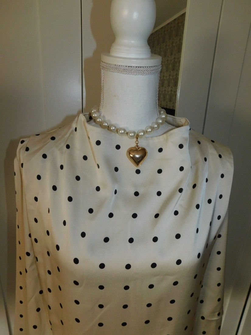 Bluza noua H & M, etichete atasate, masura XXL, foarte eleganta