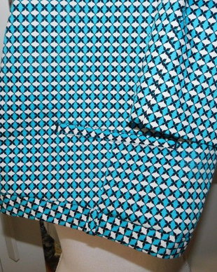 Pantaloni noi  3/4   L - XL,   deosebiti, bumbac , elastan , moderni, rafinati
