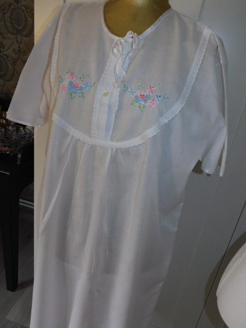 Camasa noua de noapte lunga , XL- XXL ,usoara, de vara, broderie pe fata, mineci scurte