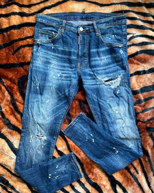 DSQUARED2