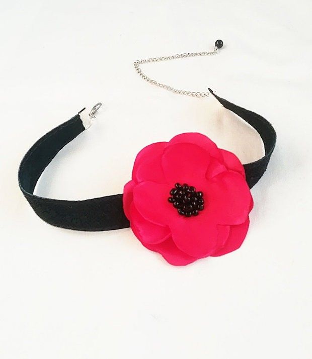 chocker piele dantela si mac rosu