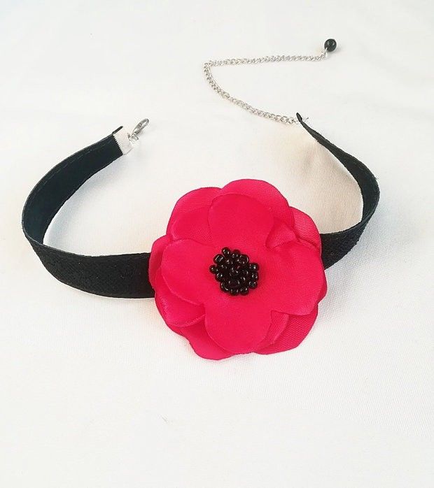chocker piele dantela si mac rosu