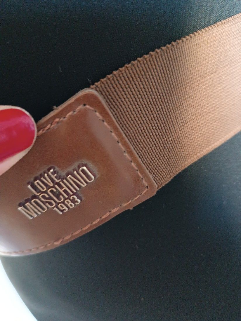 Curea Moschino