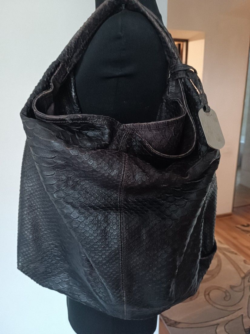 Geanta Furla