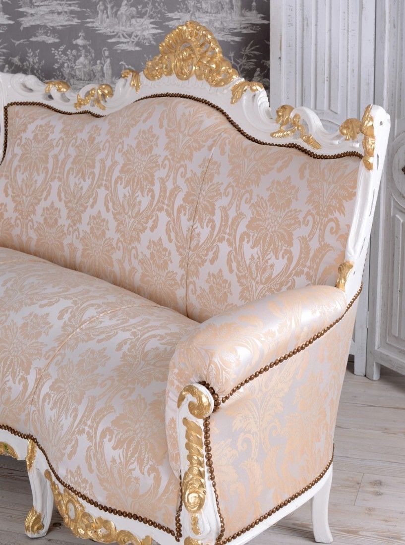 Sofa baroc din lemn masiv alb cu tapiterie crem