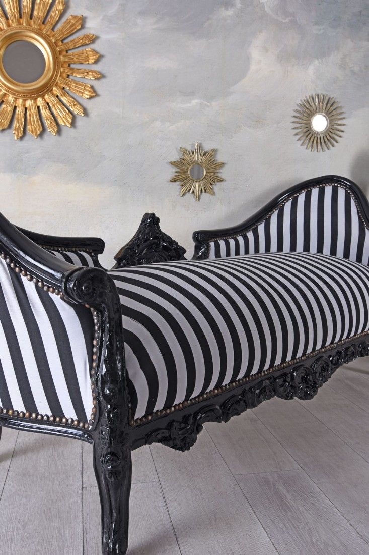 Sofa rococo din lemn masiv negru cu tapiterie in dungi