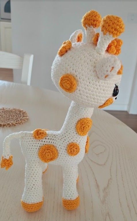 Girafa Sunny by Irina