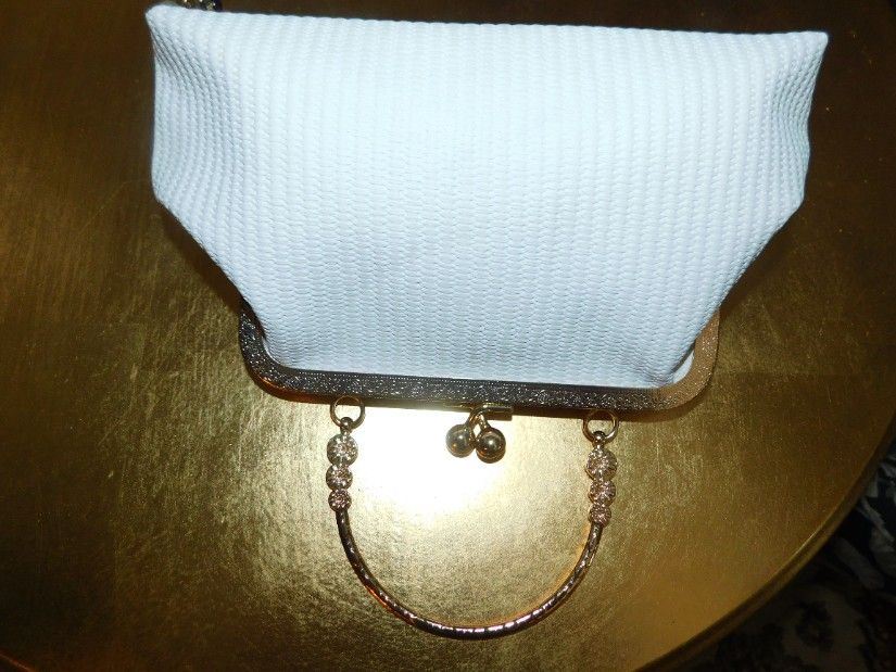 Poseta noua, eleganta, pentru ocazii, colier nou Zara , cadou