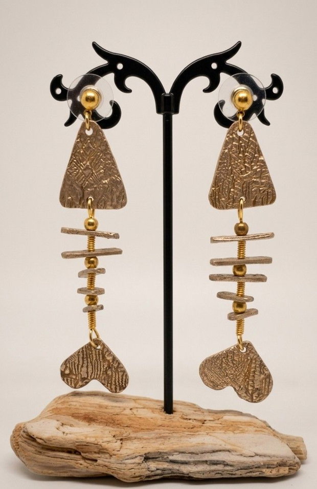 Cercei unicat din bronz, mobili, atarnatori, in forma de schelete de pesti