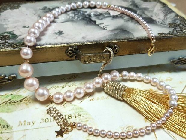Colier choker handmade din Perle de Mallorca roz si inox placat cu aur