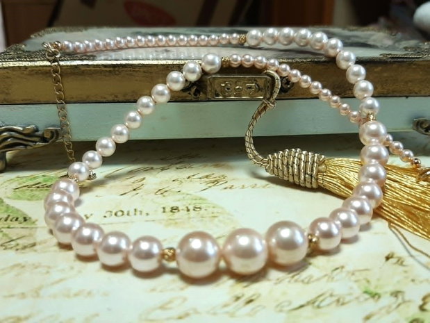 Colier choker handmade din Perle de Mallorca roz si inox placat cu aur