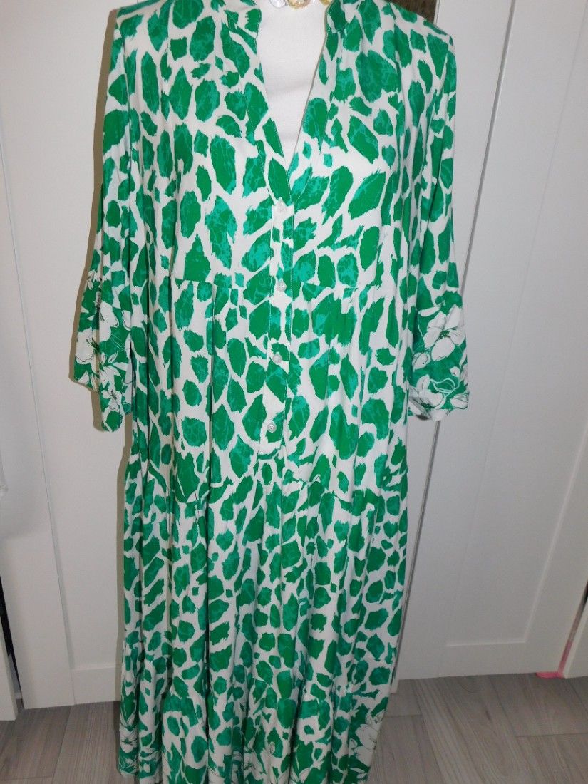 Rochie noua, de zi, masura 50 - 52, deosebita, eleganta