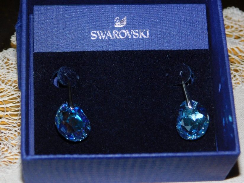 SWAROVSKI, cercei noi, originali, ambalaj original, aurora boreala,