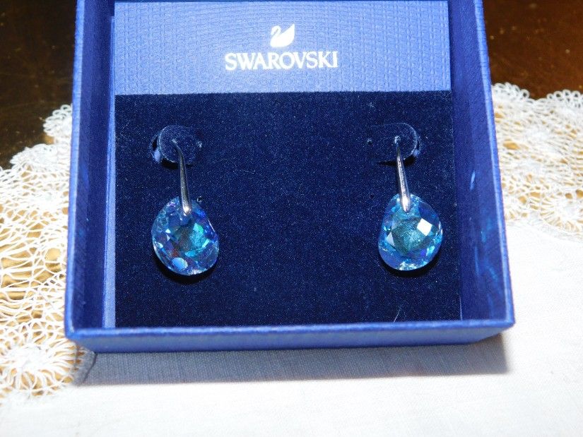 SWAROVSKI, cercei noi, originali, ambalaj original, aurora boreala,