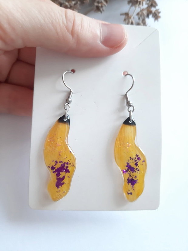 Cercei handmade cu petale de floareasoarelui în rășină epoxidică