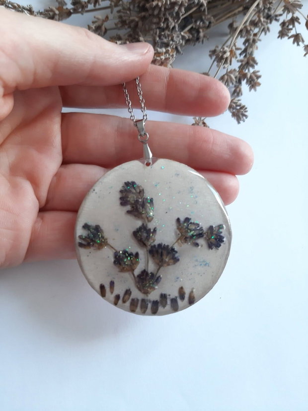 Colier handmade cu lavandă naturală