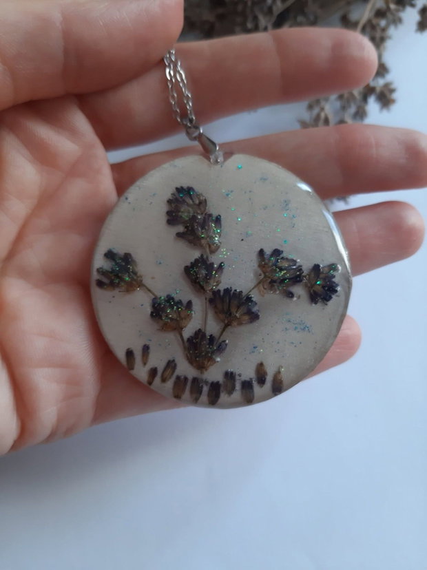 Colier handmade cu lavandă naturală