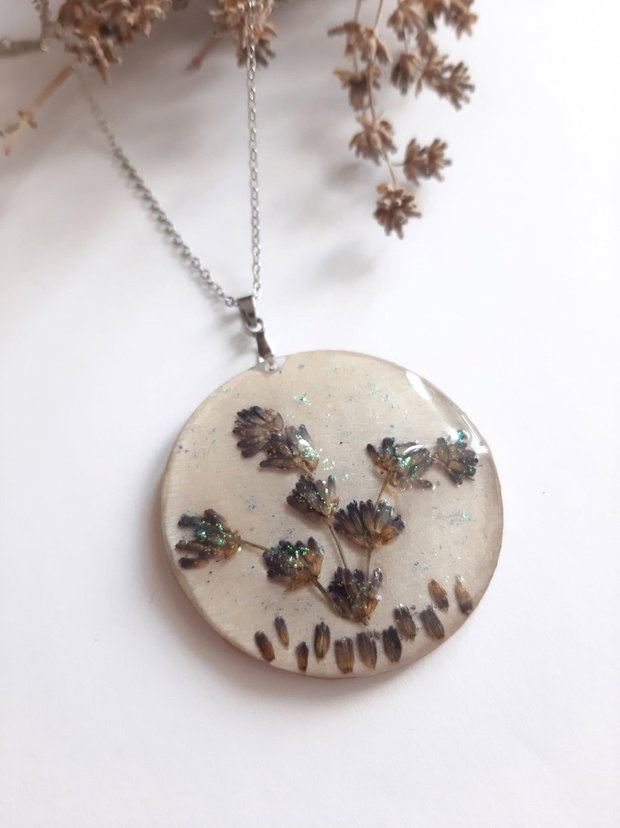 Colier handmade cu lavandă naturală