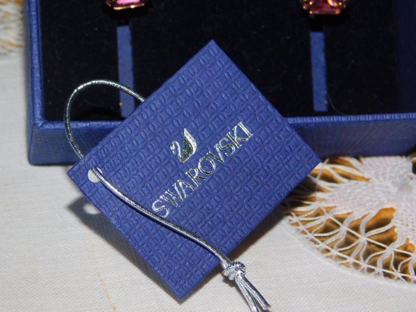Cercei noi  SWAROVSKI,  ambalaj original,  deosebiti,