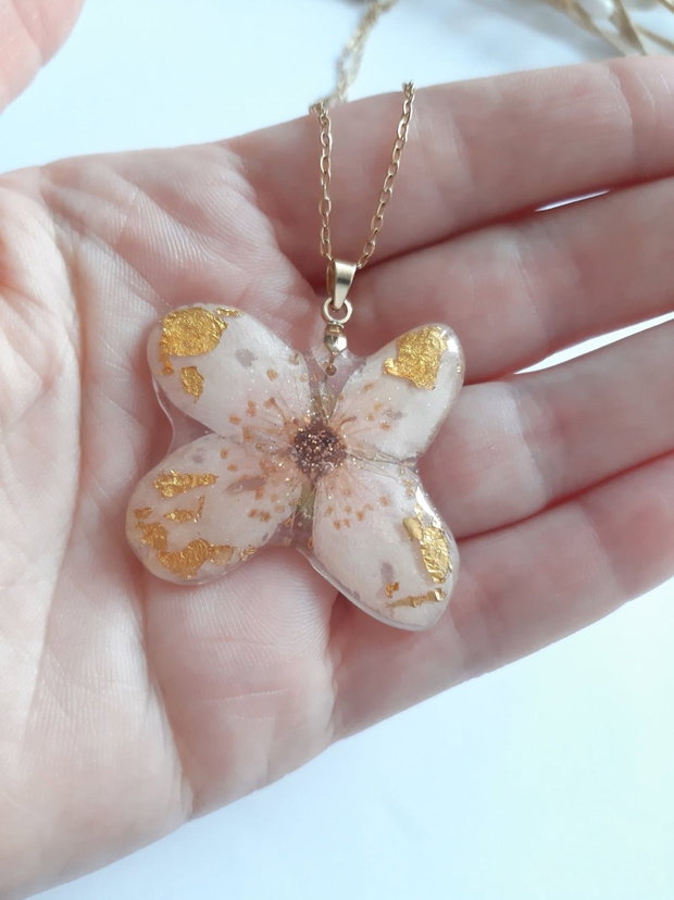 Colier handmade cu floare de cireș naturală