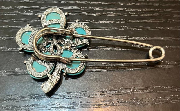 Broșă Vintage Superbă din Colecția Bunicii Model Floral Pietre Naturale & Metal Nemagnetic 18g 7cm