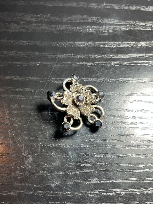 Broșă Vintage Metalică model Floral cu Strasuri Stil Retro / Gotic 3 cm anii 70-80